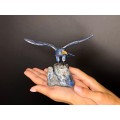 Figurină Vultur sculptată în lapis lazuli natural și bronz | Mexic cca.1950