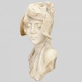 Monumentală sculptură Art Nouveau în marmură de Carrara ilustrând un bust de fecioară | școala italiană cca. 1890 -1900