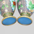 Pereche de vaze cloisonne de perioadă Chiang Kai | cupru emailat și aurit | China cca. 1950