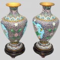 Pereche de vaze cloisonne de perioadă Chiang Kai | cupru emailat și aurit | China cca. 1950