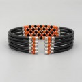 Brățară cuff din silicon și argint decorată cu coral natural de Sardinia și onix negru